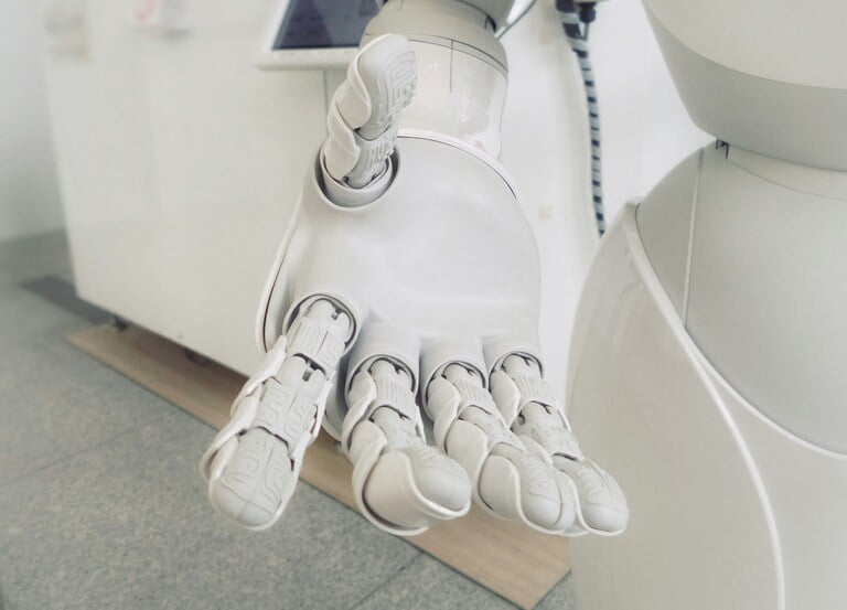 Comment l&rsquo;intelligence artificielle transforme la compétitivité des professionnels du droit