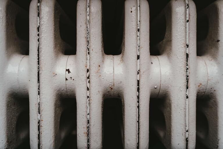 Comment purger les radiateurs pour améliorer l&rsquo;efficacité du chauffage ?
