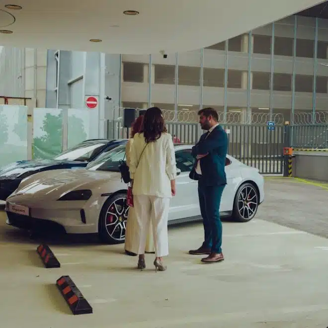 découvrez les différences essentielles entre les véhicules hybrides et les hybrides rechargeables. apprenez comment choisir le modèle qui convient le mieux à vos besoins de conduite et à votre style de vie, tout en optimisant l’efficacité énergétique et en réduisant votre empreinte carbone.
