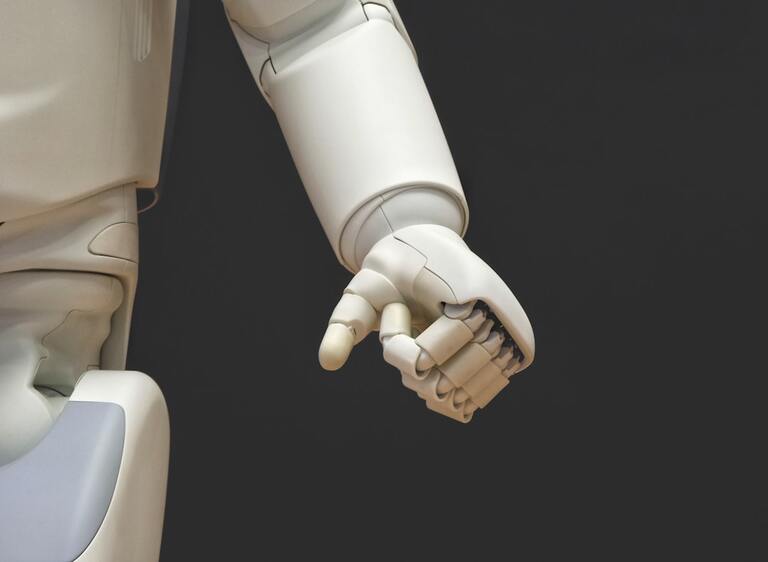 Robotique et l&rsquo;intelligence artificielle : comment ces technologies transforment notre quotidien