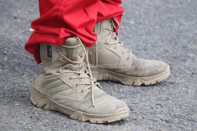 Les chaussures de sécurité sans lacet : une option pratique et confortable pour les travailleurs