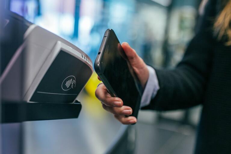 Comprendre le paiement des travaux et la garantie décennale : enjeux et conseils avant de se lancer